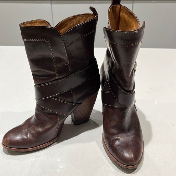 FRYE ANDREA MID BOOTS BROWN - Picture 2 of 8